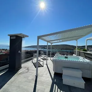 Apartment Sky Garden, Trogir