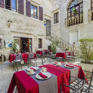 Palace Derossi Bed & Breakfast